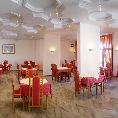 Regina Hotel Βασιλάτικα Εξωτερικό φωτογραφία
