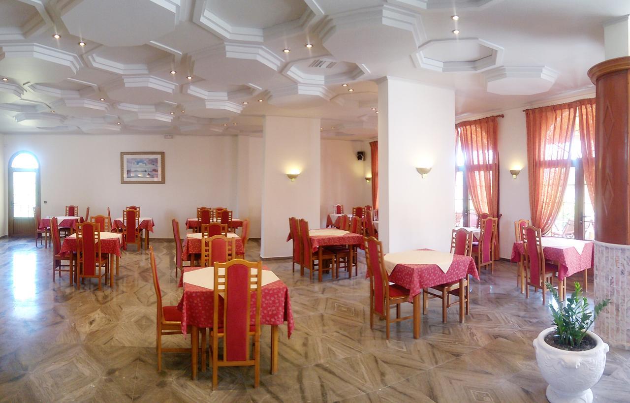 Regina Hotel Βασιλάτικα Εξωτερικό φωτογραφία