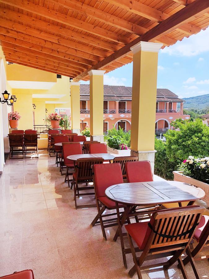 Regina Hotel Βασιλάτικα Εξωτερικό φωτογραφία