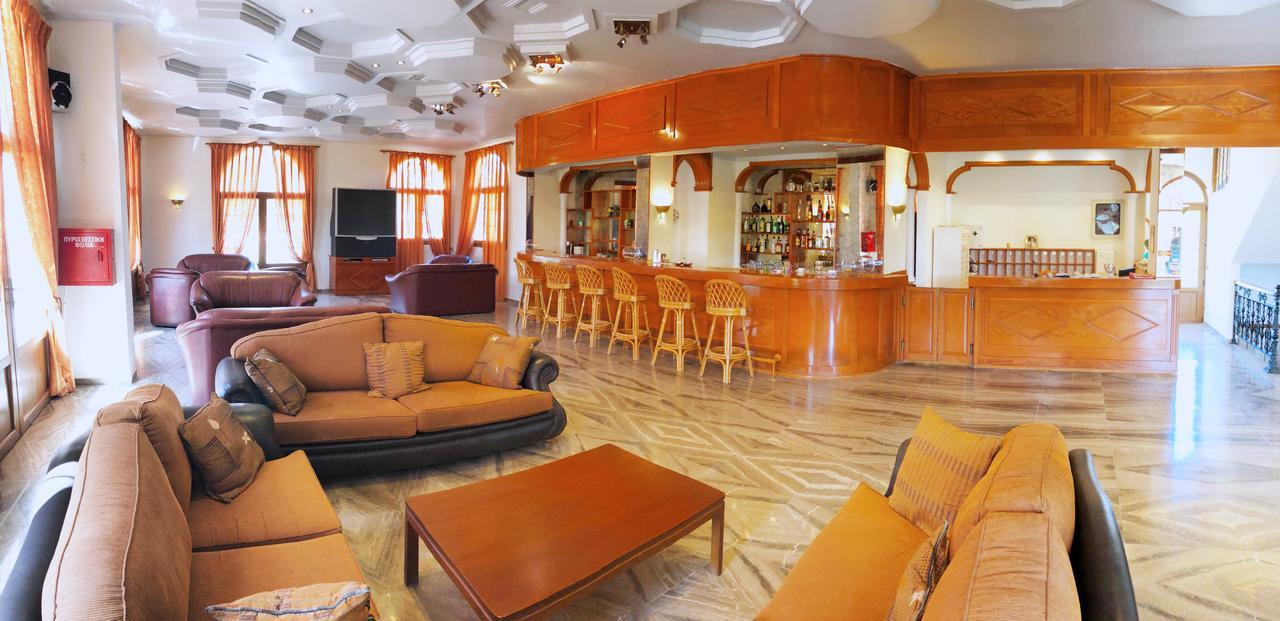 Regina Hotel Βασιλάτικα Εξωτερικό φωτογραφία