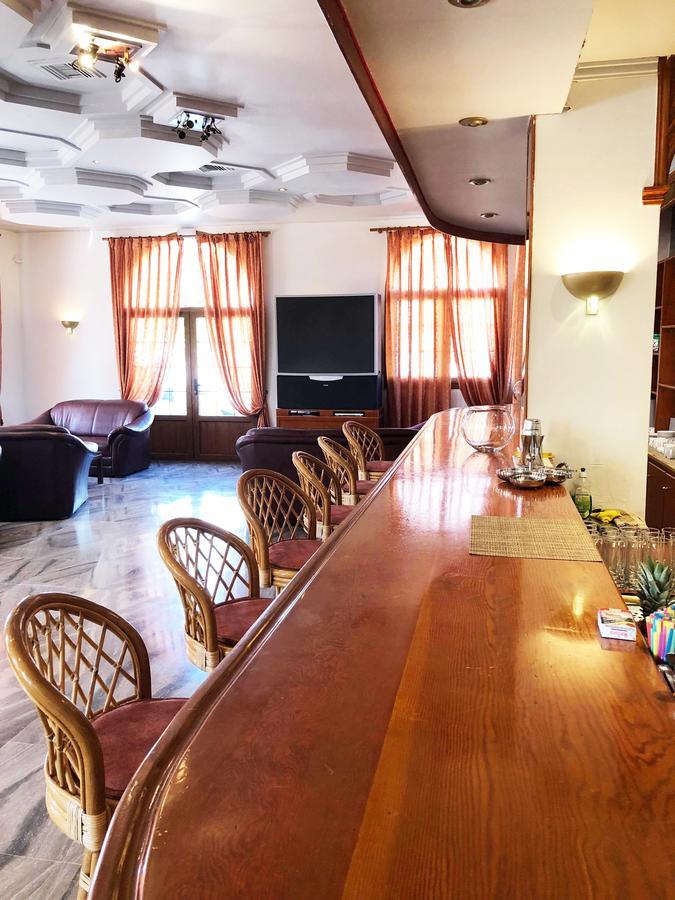 Regina Hotel Βασιλάτικα Εξωτερικό φωτογραφία
